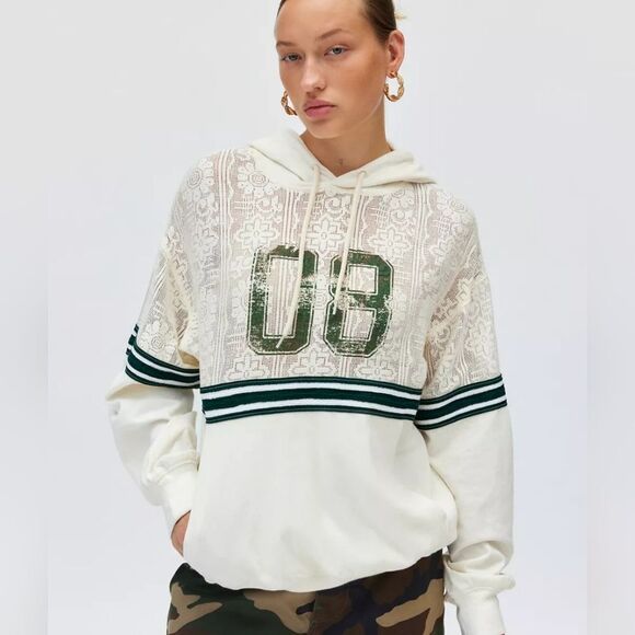 NWT BDG white  Varsity Graphic Spliced crochet Lace Hoodie Sweatshirt size M - Picture 4 of 4